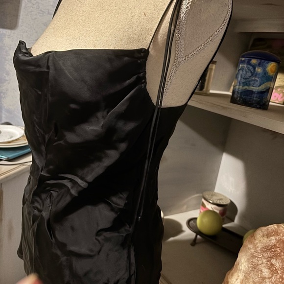 Wilfred Black Fitted Camisole with Spaghetti Straps and scoop neck xs - Picture 6 of 11